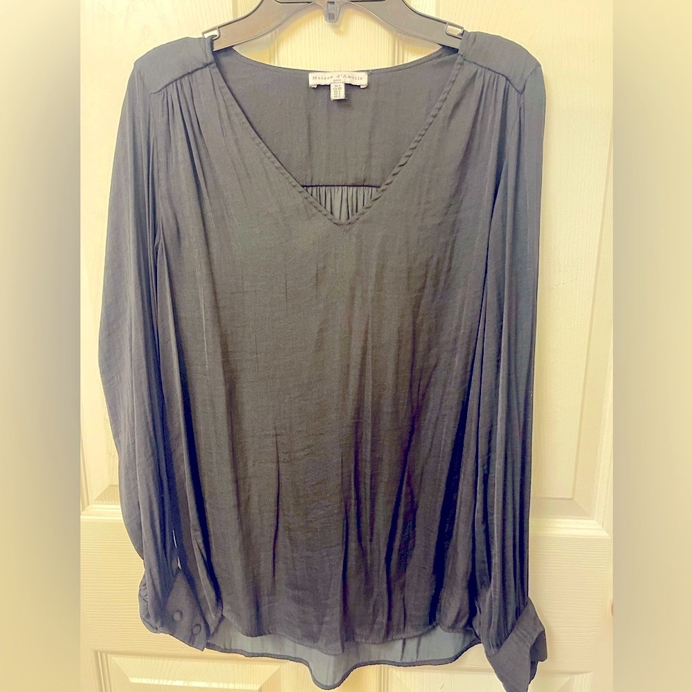 Maison d”Amelie Blouse - satin appearance - super soft size S